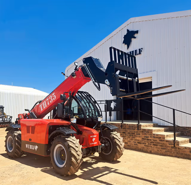WUHLF TH735 Telehandler